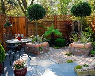Small Garden Designs | Tips on how to design your own small garden.